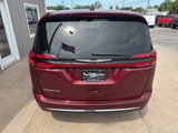 Used 2023 Chrysler Pacifica Touring-L image 4