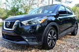 Used 2018 Nissan Kicks SV image 2