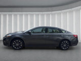 Used 2016 Toyota Avalon XLE Premium image 3