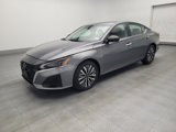 Used 2024 Nissan Altima 2.5 SV image 2