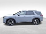 New 2025 Nissan Pathfinder Platinum image 2