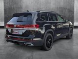 New 2025 Volkswagen Atlas SE image 2