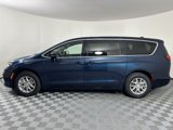 New 2025 Chrysler Pacifica Select image 4