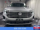 Used 2025 Volkswagen Atlas SE image 2