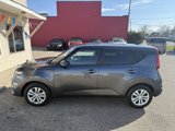 Used 2022 Kia Soul LX image 2