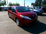 Used 2013 Toyota Sienna LE image 2