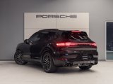 Used 2025 Porsche Cayenne GTS image 3