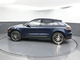 Certified 2022 Porsche Macan image 3