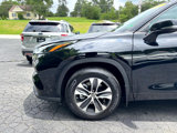 Used 2022 Toyota Highlander XLE image 2