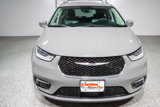 Used 2022 Chrysler Pacifica Touring-L image 4