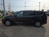 Used 2025 Chrysler Pacifica Select image 4