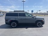 Used 2024 Hyundai Santa Fe SEL image 2