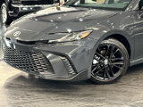Used 2025 Toyota Camry SE image 3