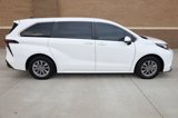 Used 2023 Toyota Sienna LE image 4