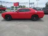 Used 2022 Dodge Challenger SXT image 2