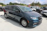 New 2025 Chrysler Pacifica Select image 3