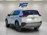 Used 2023 Nissan Rogue SV image 5