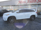 Used 2019 Toyota Highlander XLE image 2