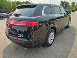 Used 2016 Lincoln MKT AWD image 5