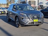 Used 2025 Nissan Rogue SL image 3