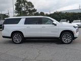 Used 2025 Chevrolet Suburban High Country image 3
