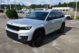 Used 2024 Jeep Grand Cherokee L Laredo image 2