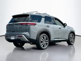 New 2025 Nissan Pathfinder Platinum image 2