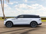 New 2025 Lincoln Aviator Reserve w/ Luxury Package image 3