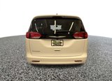 Used 2023 Chrysler Voyager LX image 5