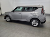 Used 2023 Kia Soul LX image 3