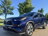 Used 2022 Toyota Highlander XLE image 3