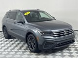 Used 2022 Volkswagen Tiguan SE w/ Panoramic Sunroof Package image 3