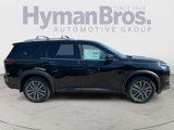 New 2025 Nissan Pathfinder SL w/ SL Premium Package image 2