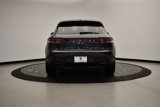 Certified 2024 Porsche Macan image 4