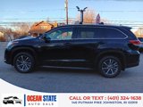Used 2017 Toyota Highlander XLE image 2