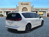 New 2025 Chrysler Pacifica Limited image 3