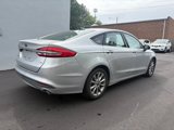Used 2017 Ford Fusion SE image 6