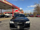 Used 2018 Chrysler 300 Touring L image 2