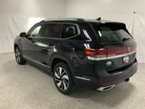 Used 2024 Volkswagen Atlas SEL image 3
