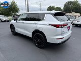 Used 2024 Mitsubishi Outlander SE Black Edition image 5