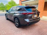 Used 2021 Toyota Highlander XLE image 4
