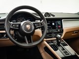 Certified 2024 Porsche Macan image 4