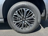 New 2025 Nissan Armada SL w/ Captain's Chari Seat Package image 5