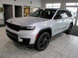 Used 2023 Jeep Grand Cherokee L Laredo image 3