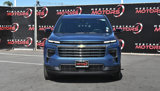 Used 2025 Chevrolet Traverse LT image 2