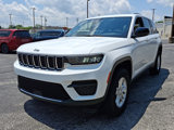 Used 2023 Jeep Grand Cherokee Laredo image 4
