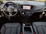 New 2025 Chrysler Pacifica Select image 4