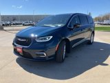 New 2025 Chrysler Pacifica Select image 3