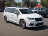 New 2025 Chrysler Pacifica Pinnacle image 3