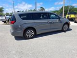 New 2025 Chrysler Pacifica Select image 4